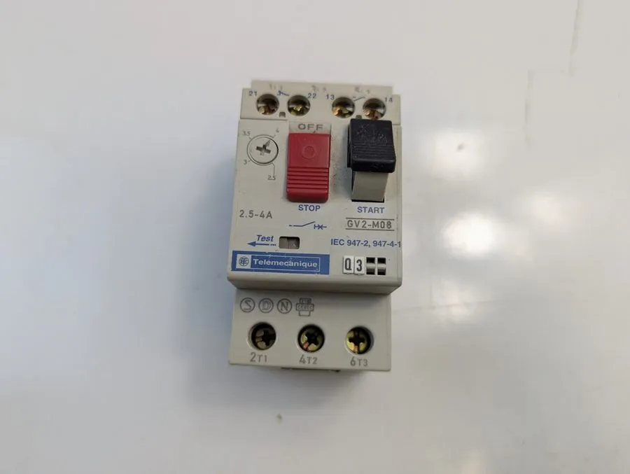 Автоматический выключатель TELEMECANIQUE GV2-MO6 MOTOR PROTECTION CIRCUIT BREAKE