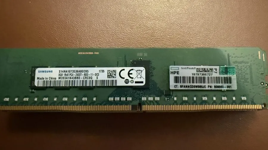 Модуль памяти SK Hynix HPE PART 809080-091 8GB PC4-2400T DDR4 1Rx8 Server Memory