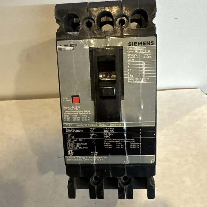 Автоматический выключатель Siemens Sentron Seires Breaker HED43B050 3 Pole 50 Am — фото лота 1