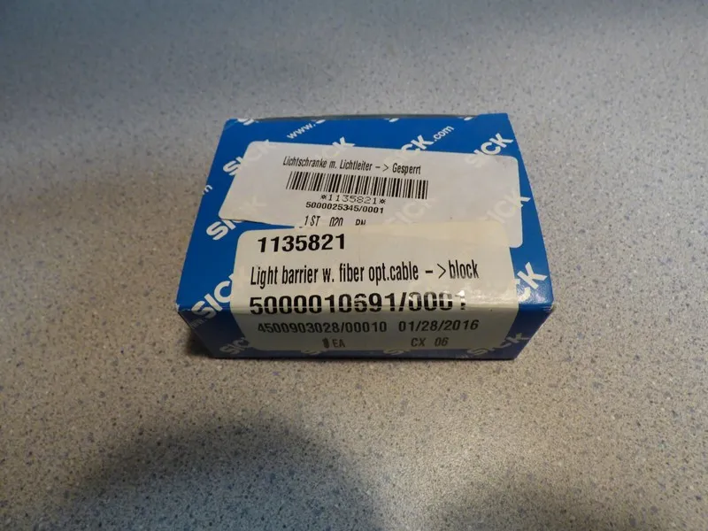 Фотоэлектрический датчик Sick WLL160-F122 Photoelectric Sensor, 10-30V DC
