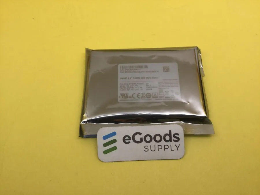 SSD-накопитель Samsung PM983 7.68TB SSD 2.5" NVMe PCIe Gen 3 U.2 MZQLB7T6HMLA-00