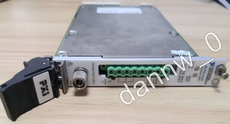 Тестер National Instruments PXI-4132