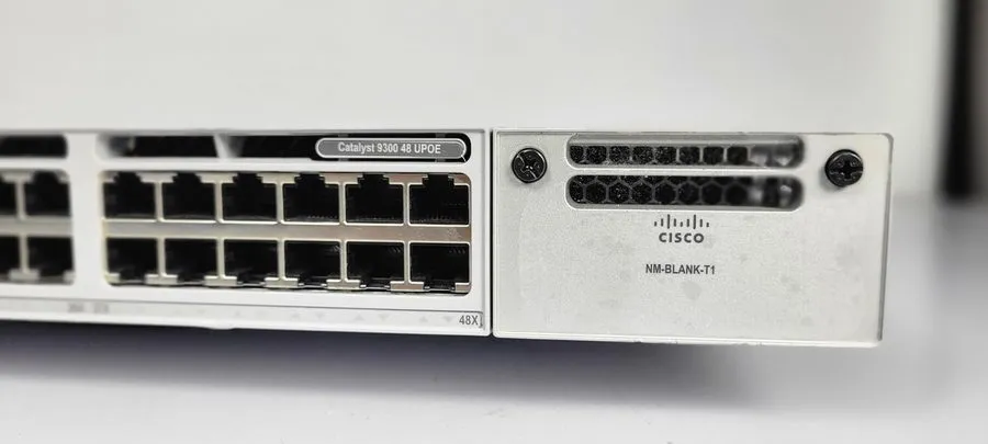 Коммутатор Cisco C9300-48U-A Catalyst 9300 48-port UPOE Port 6 only has no poe — фото лота 1