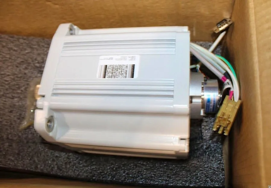 Робот 3HAC029032-009 ABB Robot IRB4600 Motor with pinion
