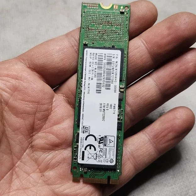 SSD-накопитель 128GB SSD m.2 2280 Solid State Drive SATA Samsung PM871b 90%+