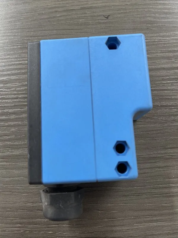 Датчик приближения Sick Proximity PhotoElectric Sensor WT32-R230 100-2000MM 24-2