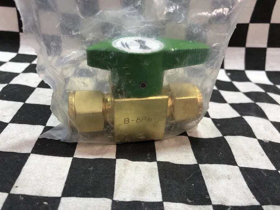 Клапан Swagelok B-8P6T Brass Quarter-Turn Instrument Plug Valve FNSP