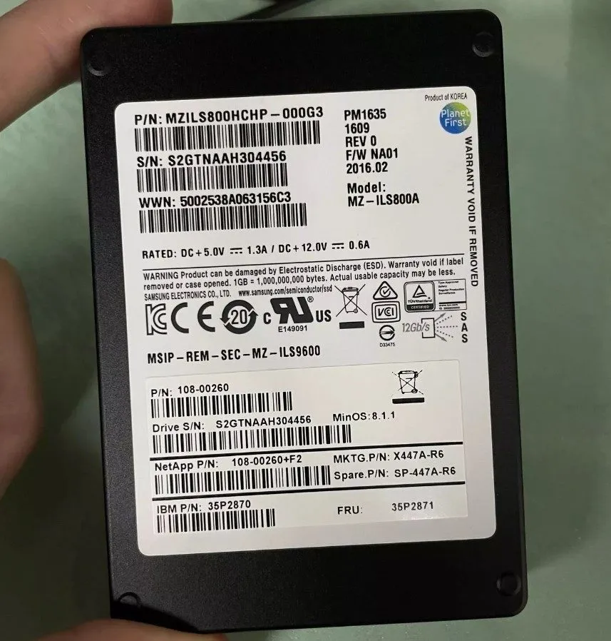 SSD-накопитель Samsung PM1635 800GB SSD 2.5" SAS 6Gb/s MZ-ILS800A MZILS800HCHP-0