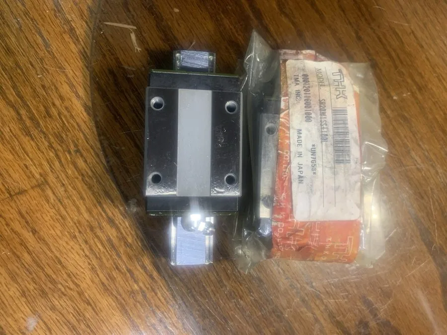 Линейная направляющая THK SR-15V/W LINEAR GUIDE SLIDE BEARING *UG5L19