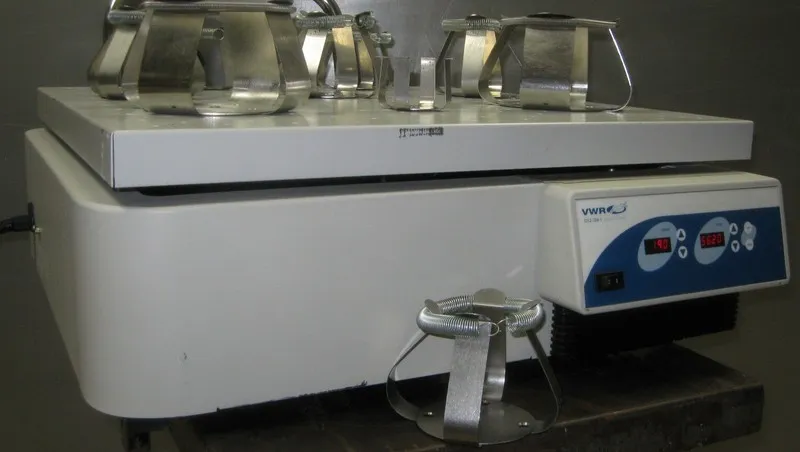 Шейкер VWR DS2-500-1 Digital Orbital Shaker — фото лота 1