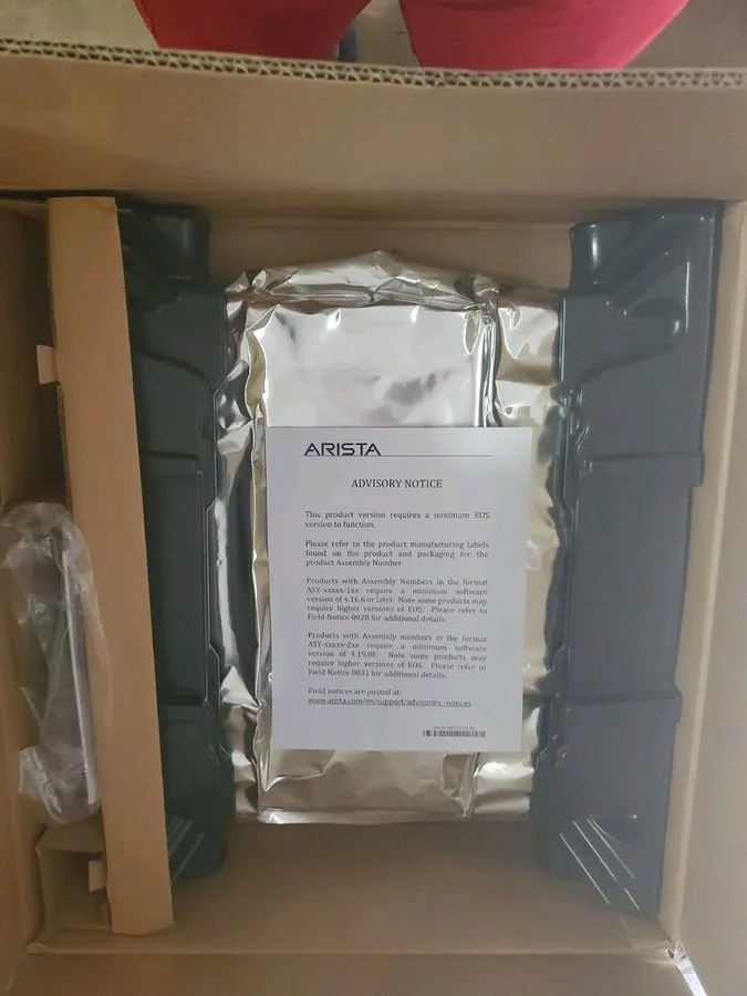 Коммутатор CCS-720XP-48ZC2-2F Arista 40x 2.5G 8x 5G PoE 4x 25G SFP 2x 100G QSFP — фото лота 1
