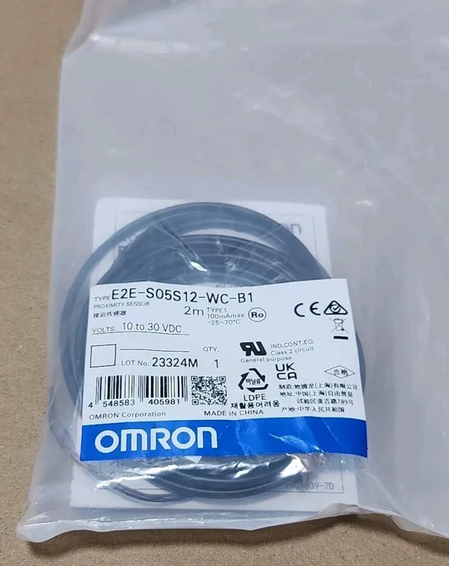 Датчик приближения Omron E2E-S05S12-WC-B1 Proximity Sensor 10-30Vdc 2m