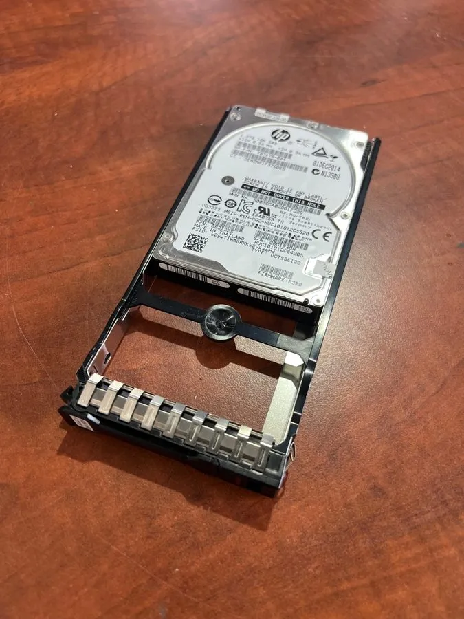 Жёсткий диск HP 787176-004 1.2TB 10K SAS 12Gb/s 2.5" Hard Drive HGST HUC101812CS
