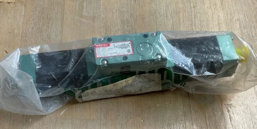 Электромагнитный клапан Numatics 152SS500M 225-372B 24 VDC Solenoid Pneumatic Va