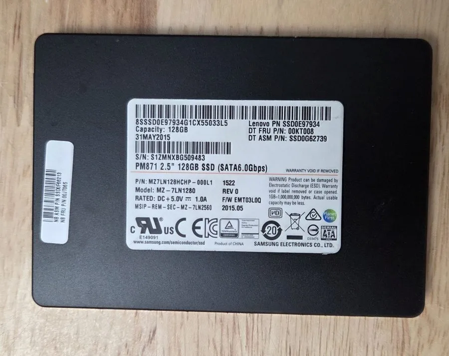 SSD-накопитель Samsung PM871 128GB 2.5" SATA 6Gb/s Solid State Drive SSD MZ-7LN1