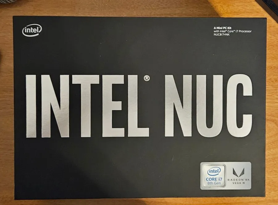 SSD-накопитель Intel NUC 8 NUC8i7HNK Mini PC i7-8705G 500GB NVME 32GB RAM Radeon