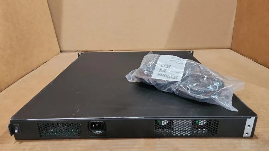 Межсетевой экран Cisco FPR2120-NGFW-K9 Security w/ FPR2K-SSD100 Case Scratched N