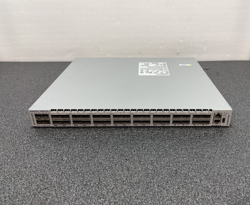 Коммутатор ARISTA DCS-7050QX-32S 7050QX-32S Switch