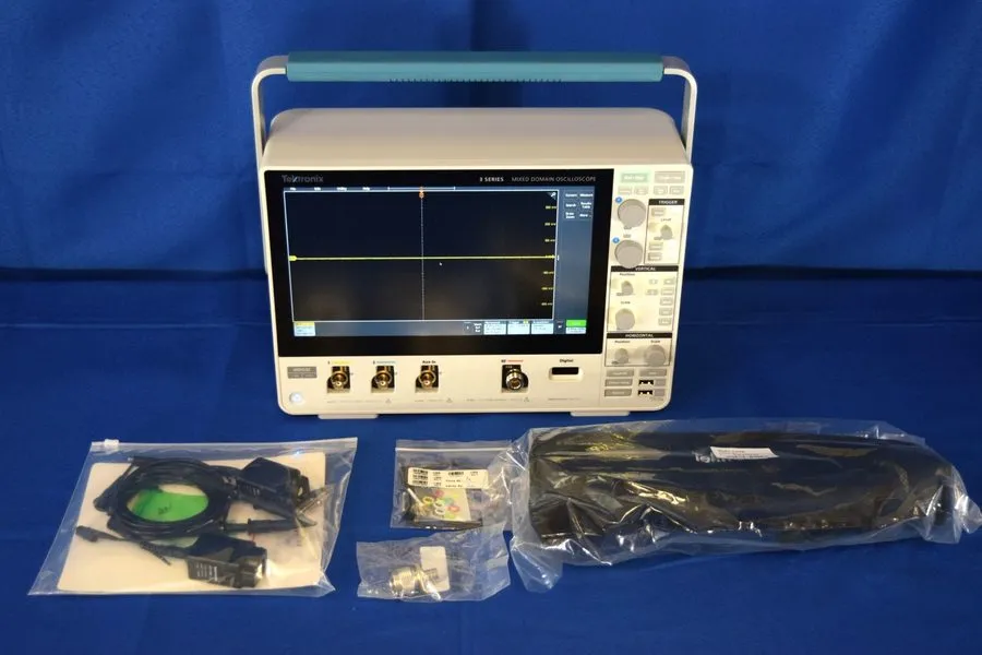 Осциллограф Tektronix MDO34 3-BW-1000 1 GHz, 4-Ch, Mixed Domain Oscilloscope