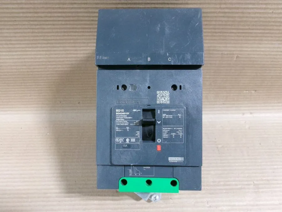 Автоматический выключатель Square D BDA34015Y 3p 480V 15a 18k I-Line Circuit Bre