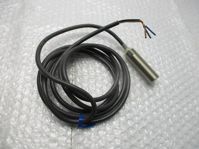 Датчик приближения Omron E2E2-X5B2 Proximity Sensor