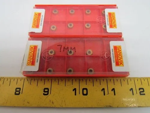Режущий инструмент Sandvik Coromant Carbide Milling Insert R300-0724E-PM 1025