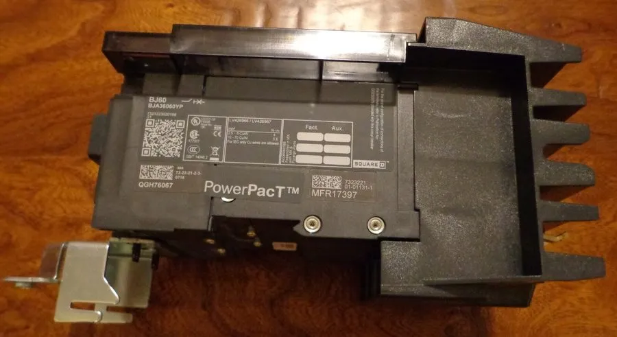 Автоматический выключатель SQUARE D BJA36060YP 3P 60A 480V CIRCUIT BREAKER — фото лота 1