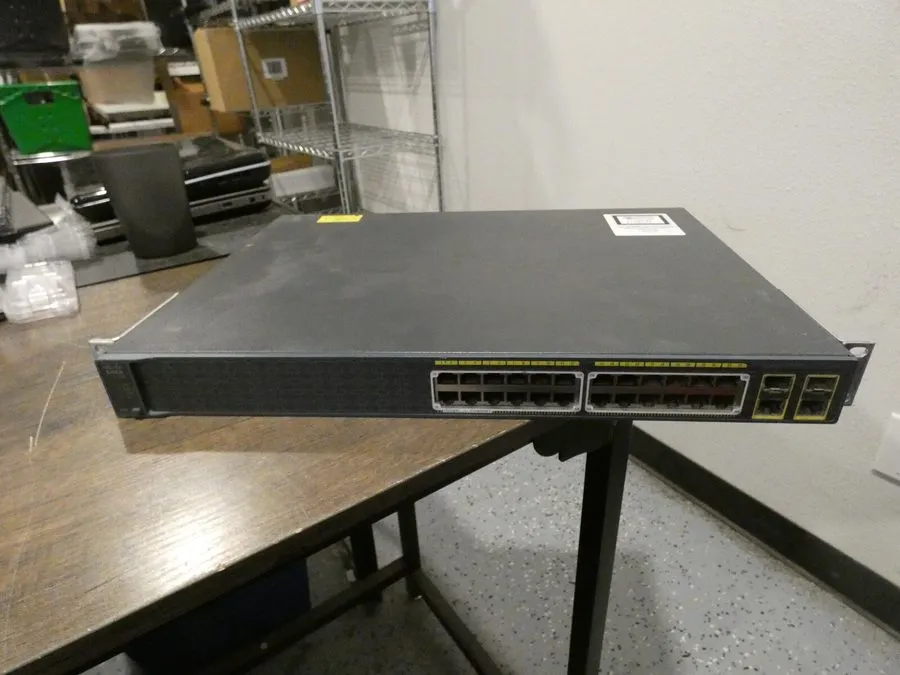 Коммутатор Cisco Catalyst 2960 SI PoE-24 / WS-C2960- -S / 24-Port switch