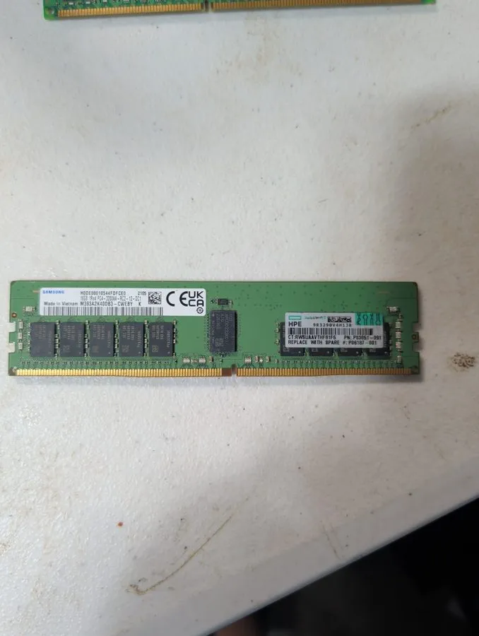 Модуль памяти Samsung 16GB DDR4 3200MHz ECC 1Rx4 REG RDIMM SERVER M393A2K40DB3-C