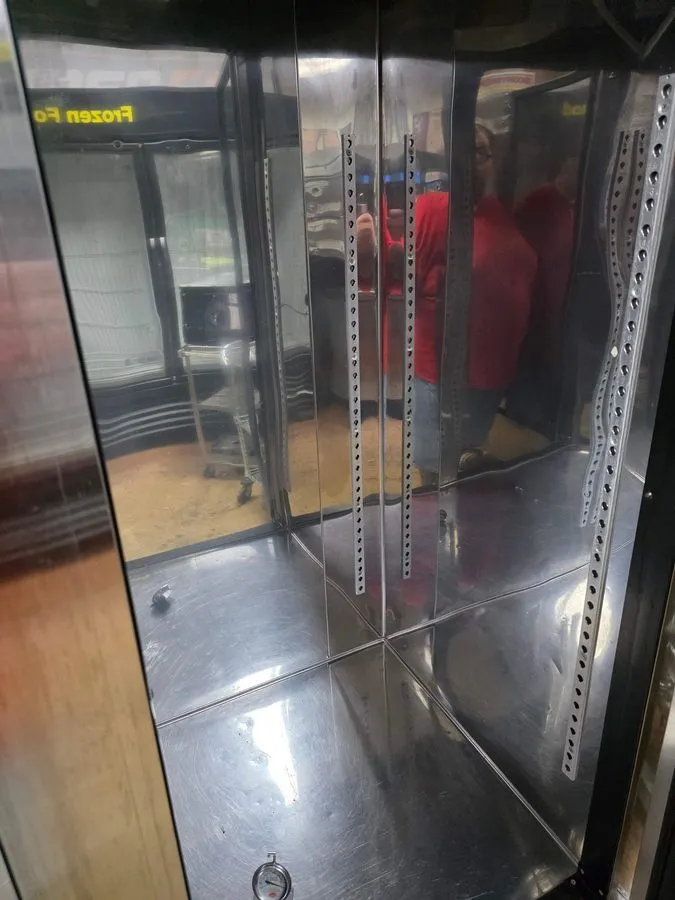 Холодильный шкаф Maxx Cold MCR-49FD 54" two-door commercial reach-in refrigerato — фото лота 2