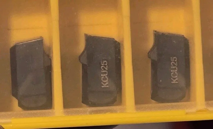 Режущий инструмент Kennametal Beyond Evolution cut-off Insert EC040M040N00CF02 M — фото лота 2