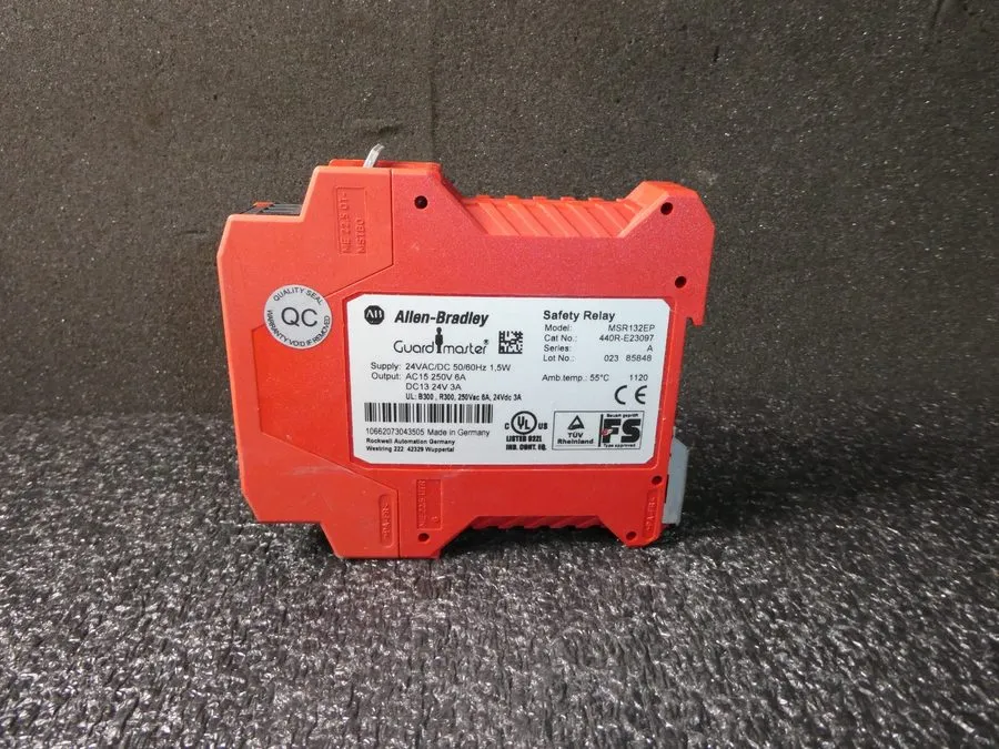 Реле безопасности Allen-Bradley 440R-E23097 MSR132EP Safety Relay Series A
