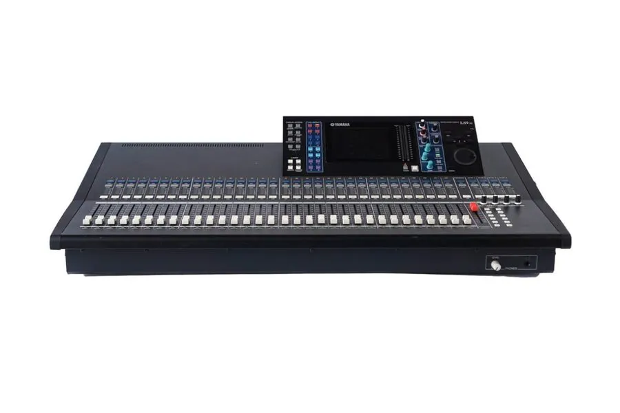 Микшерный пульт Yamaha LS9-32 32-Input Digital Mixing Console CG01VLQ — фото лота 2
