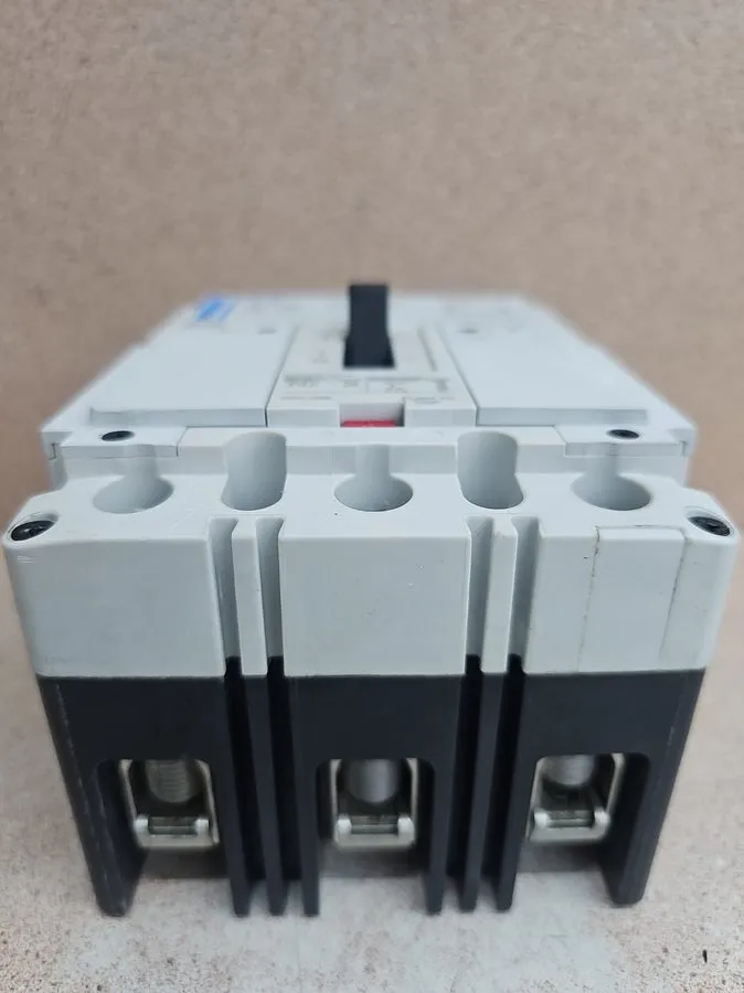 Автоматический выключатель Eaton PDG23M0200TFFL 3 Pole 200 Amp 600 Volt 65kA@480