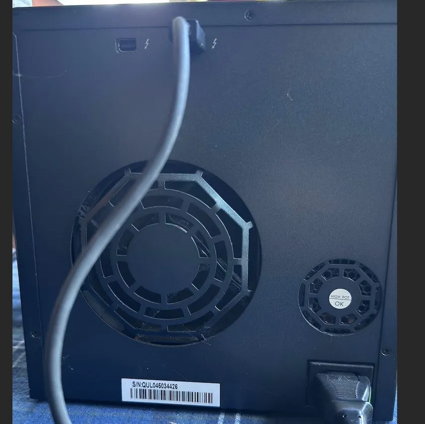 СХД PROMISE PEGASUS2 R4 Thunderbolt 2 RAID Storage Array Missing 4x sleds — фото лота 1