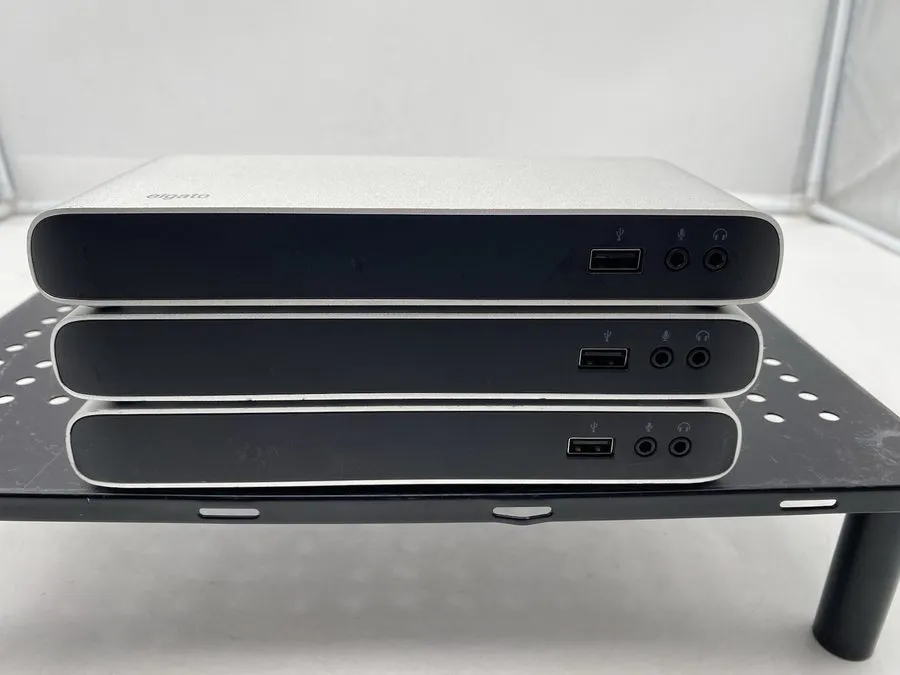 Док-станция Elgato Thunderbolt 3 Dock 20DAA9901 Laptop Docking Station Docks Onl