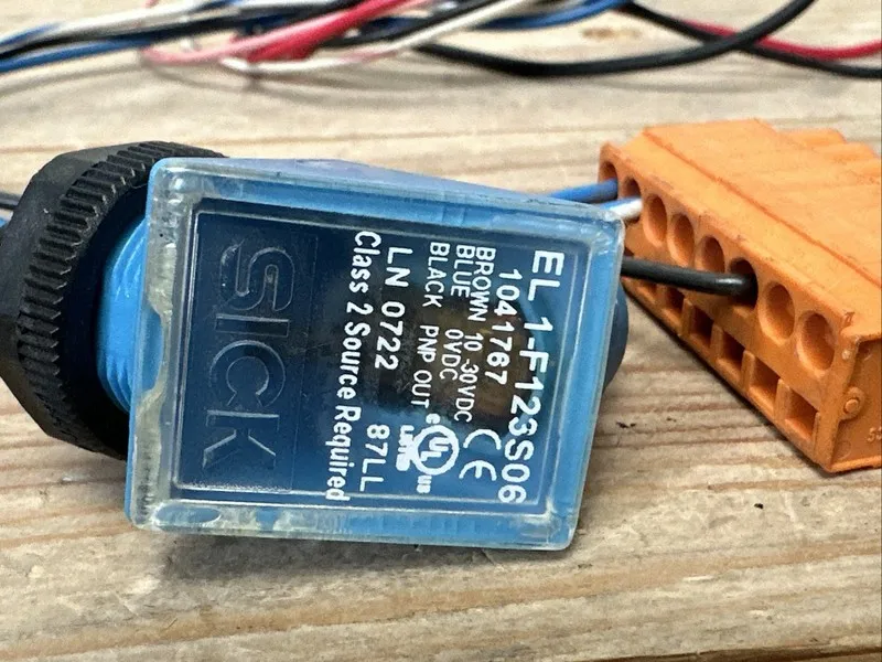 Датчик приближения SICK EL 1-F123S06 Photoelectric Proximity Sensor Key Handling