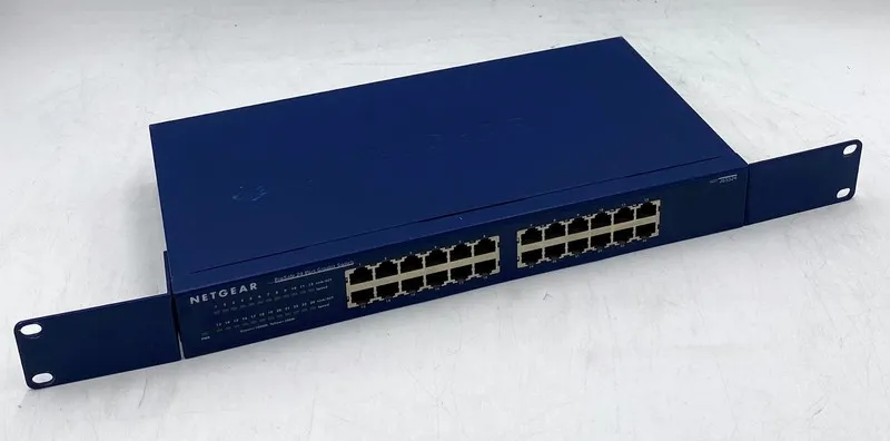 Коммутатор Netgear ProSafe JGS524v2 24-Port Gigabit Ethernet Switch