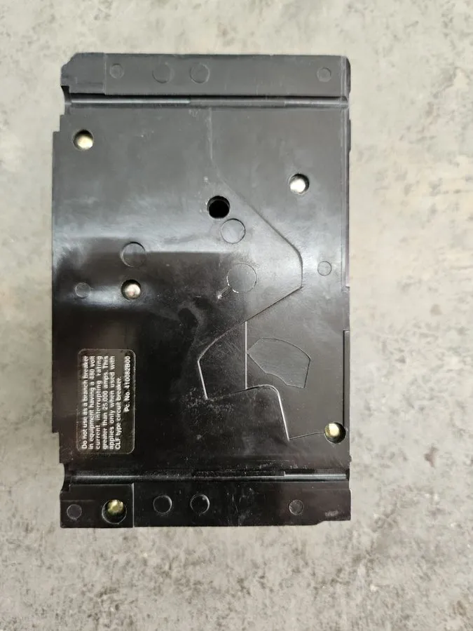 Автоматический выключатель Siemens ED63B125 125A 480V 3Pole Sentron Circuit Brea