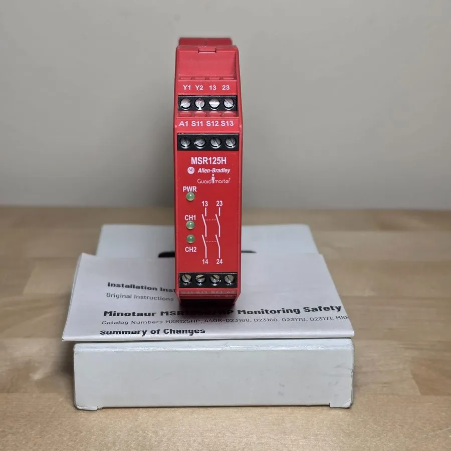 Реле безопасности Allen-Bradley Guard master 440R-D23166 MSR125H safety relay 24
