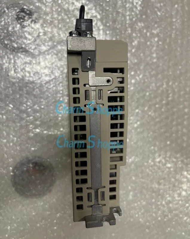 Сервопривод Yaskawa Servo Driver SGD7S-R90A30A002