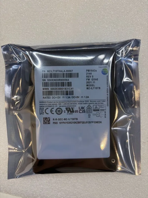 SSD-накопитель Samsung PM1643a 15.36TB SAS 12Gbps 2.5" SSD MZILT15THALA-00007 10