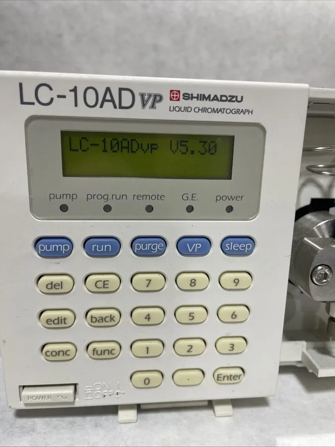 Хроматограф Shimadzu LC-10ADVP HPLC Liquid Chromatograph Pump — фото лота 1