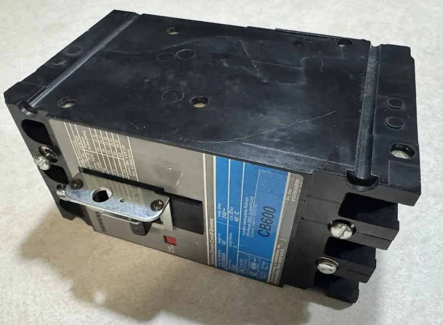Автоматический выключатель ITE Siemens ED23B060 60 Amp 3 Pole 240 ED2 Sentron Ci