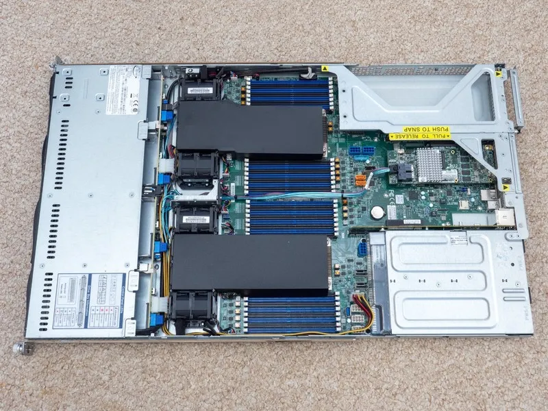 Сервер Supermicro AS-2023US-TR4 EPYC H11DSU-iN 12x 3.5" 2U Server NVMe w/2.5" Re