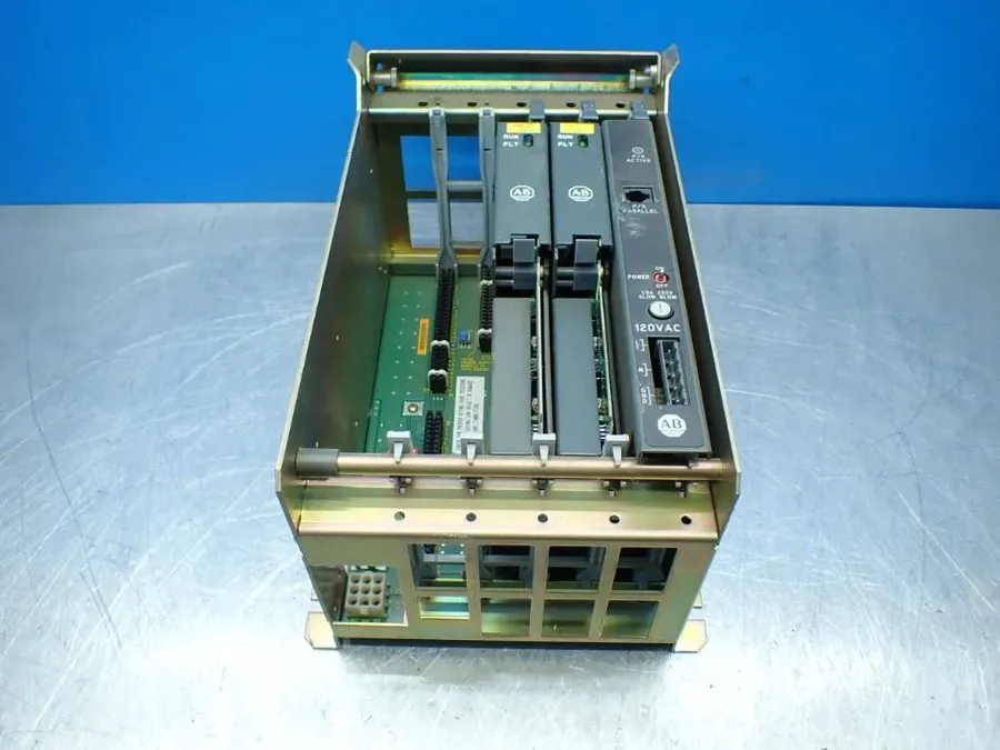 Модуль ввода-вывода ALLEN-BRADLEY 4-SLOT CHASSIS WITH I/O MODULES 1771-A1B