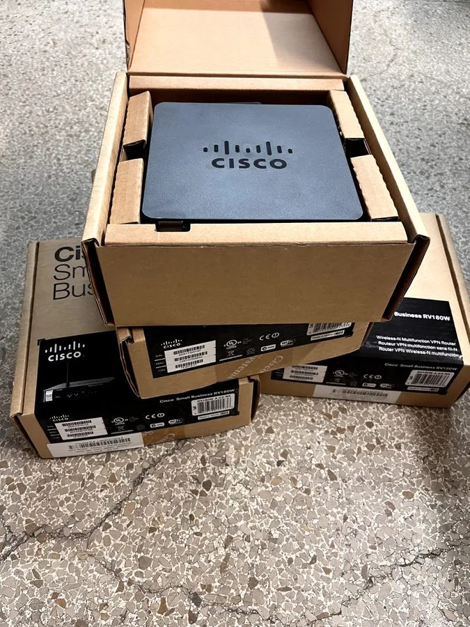 Маршрутизатор Cisco RV180 800 Mbps 4-Port Gigabit Wired Router (RV180-K9-NA)