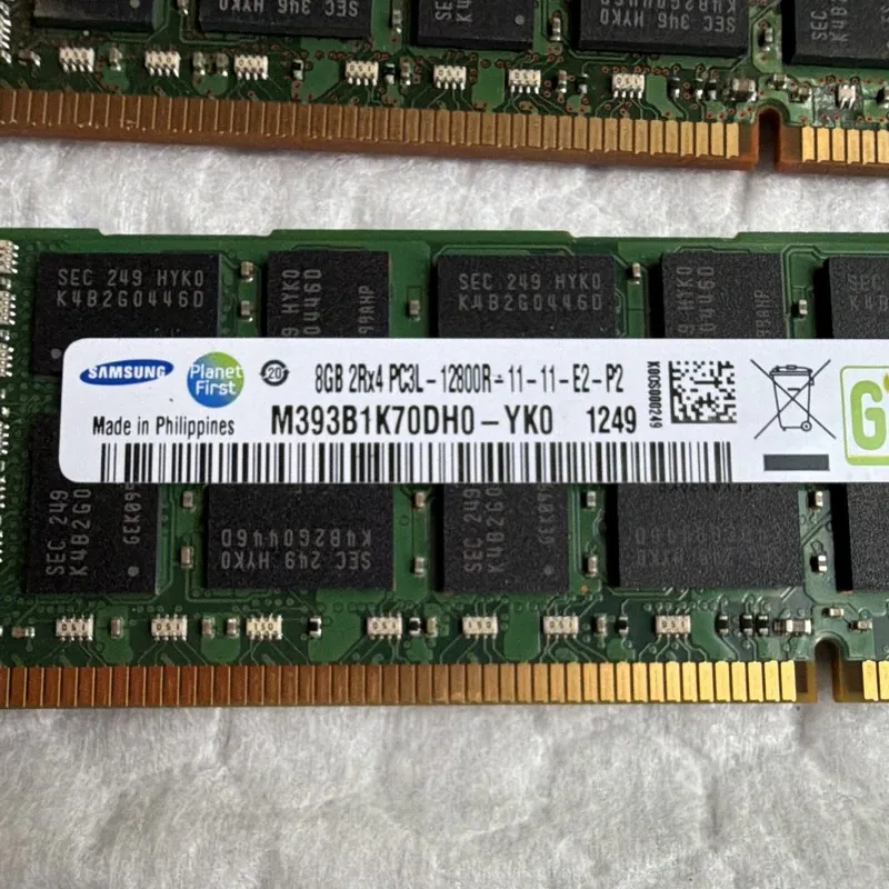 Модуль памяти Samsung 64GB (8x8GB) DDR3L PC3L-12800R ECC Reg RDIMM 240p M393B1K7