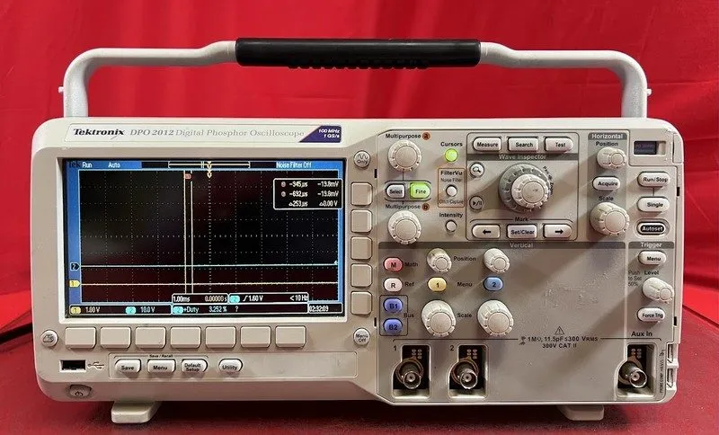 Осциллограф Tektronix DPO2012 100MHz 2CH 1GS/s Digital Phosphor Oscilloscope