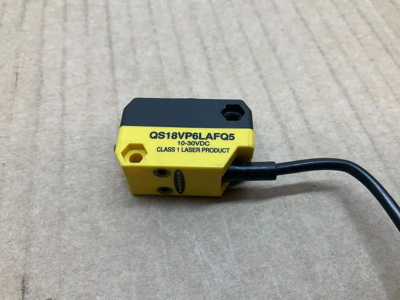 Фотоэлектрический датчик Banner QS18VP6LAFQ5 Photoelectric Sensor 10-30 VDC (TBI